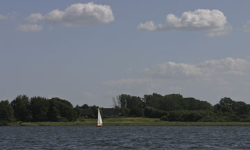 Schlei, Segeln, Landschaft, blauer Himmel, Sommer, Schleilandschaft, Landschaftsaufnahme, Schleiregion, Urlaub, Ferien