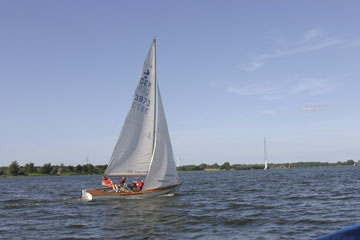 Schlei, Segeln, Landschaft, blauer Himmel, Sommer, Schleilandschaft, Landschaftsaufnahme, Schleiregion, Urlaub, Ferien
