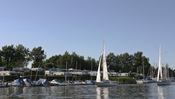 Schlei, Segeln, Landschaft, blauer Himmel, Sommer, Schleilandschaft, Landschaftsaufnahme, Schleiregion, Urlaub, Ferien