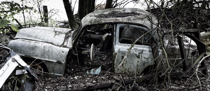 Im Wald der toten Wagen - der Autofriedhof bei Châtillon, Belgien