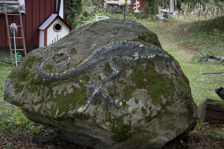Stein mit Gemälde